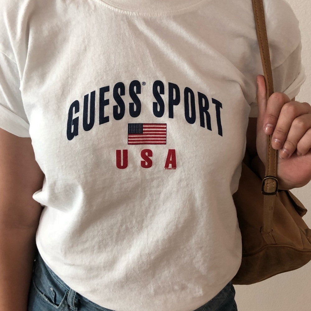 🔻SOLD 🔺Vintage Guess sports T-shirt